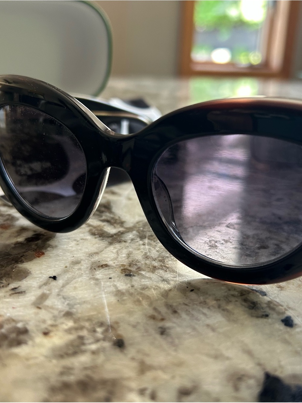 kate spade Black Cat-Eye Sunglasses with Green-Trim Case. Brand new, never worn! - Picture 4 of 9